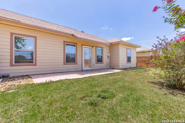 120 NAVARRO XING Seguin, TX 78155