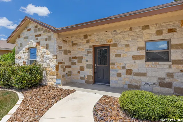 120 NAVARRO XING Seguin, TX 78155