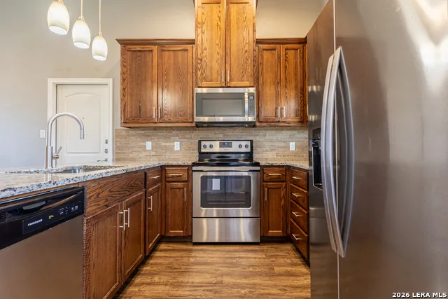 120 NAVARRO XING Seguin, TX 78155