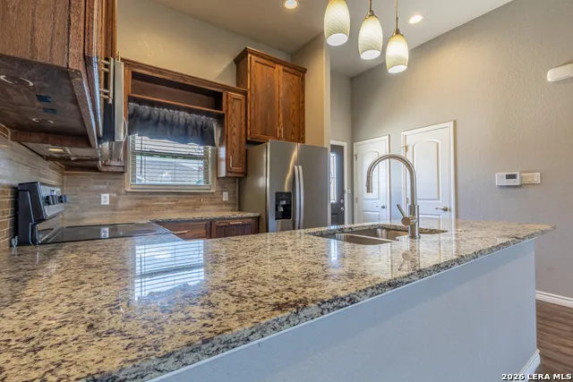 120 NAVARRO XING Seguin, TX 78155