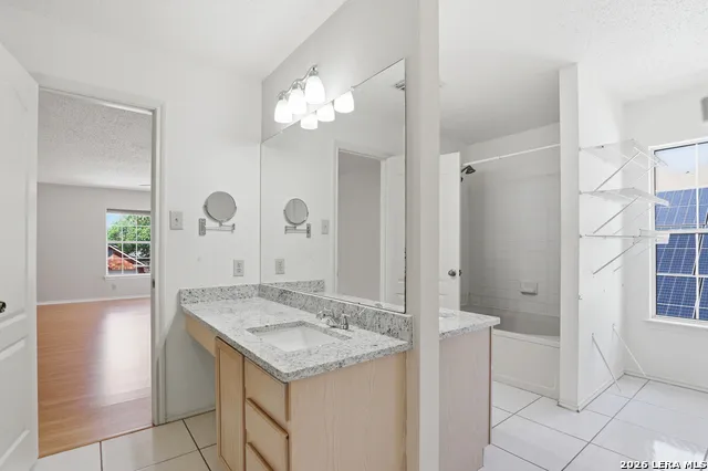 11214 Scarborough Ct San Antonio, TX 78249