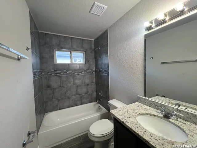 7417 Savannah Brooks Live Oak, TX 78233