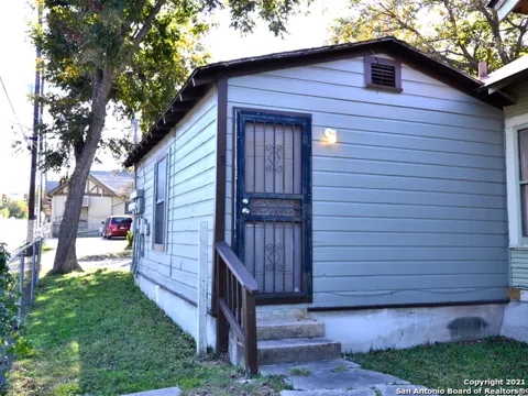 902 W Kings Hwy Unit 3