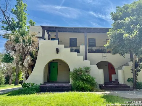 810 W Craig Unit 101