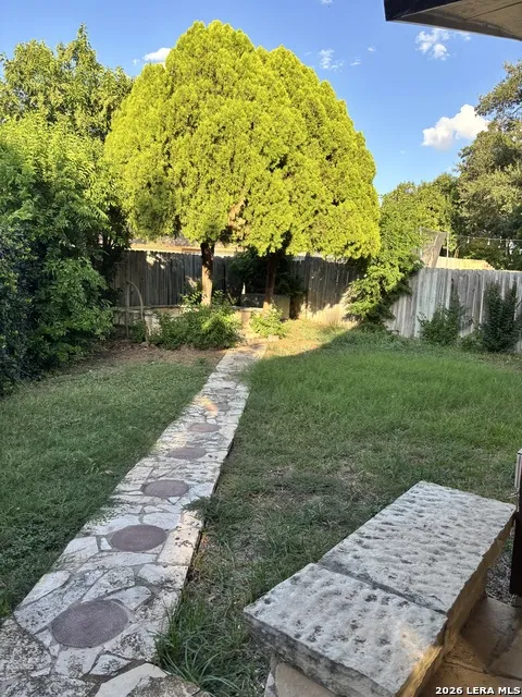 6850 MICKEY MANTLE DR San Antonio, TX 78240