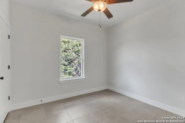 600 Park Circle Hondo, TX 78861