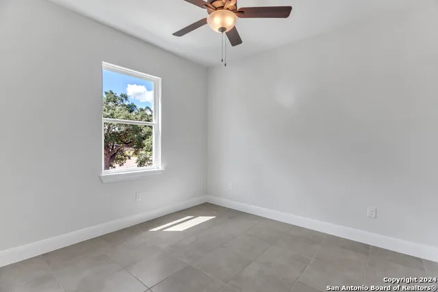 600 Park Circle Hondo, TX 78861