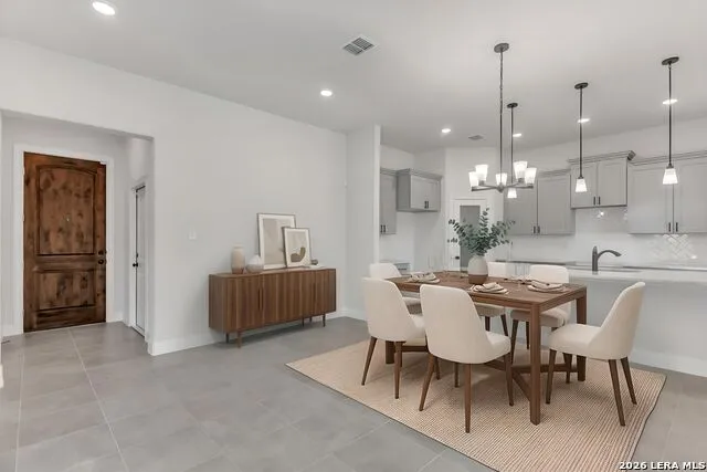 600 Park Circle Hondo, TX 78861