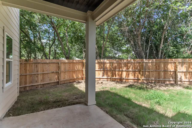 600 Park Circle Hondo, TX 78861