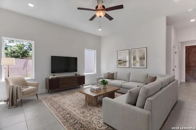 600 Park Circle Hondo, TX 78861