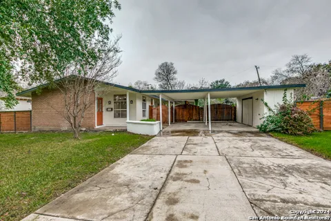 511 E Hathaway Dr