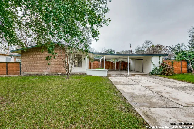 511 E Hathaway Dr San Antonio, TX 78209