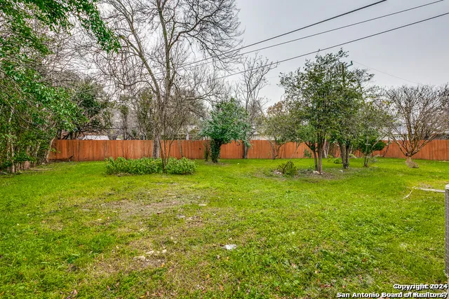 511 E Hathaway Dr San Antonio, TX 78209