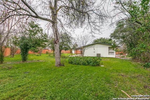511 E Hathaway Dr San Antonio, TX 78209