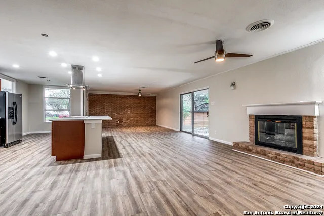 511 E Hathaway Dr San Antonio, TX 78209