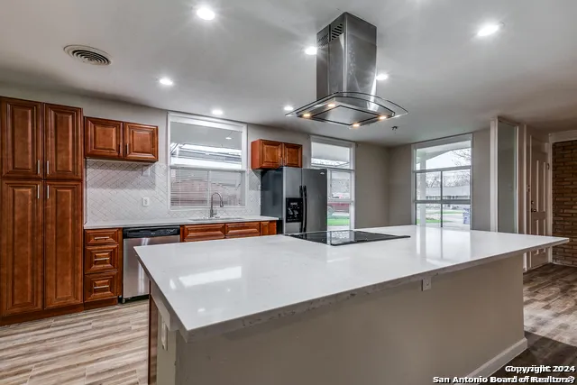 511 E Hathaway Dr San Antonio, TX 78209