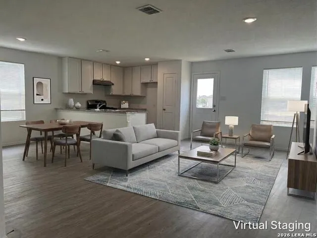 6606 Willow Lndg Converse, TX 78109