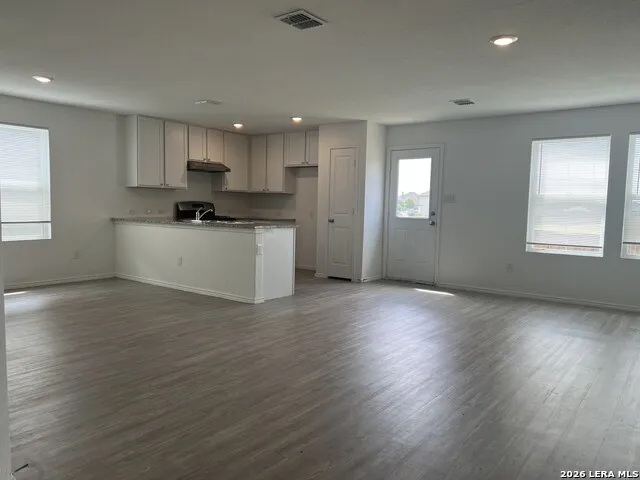 6606 Willow Lndg Converse, TX 78109