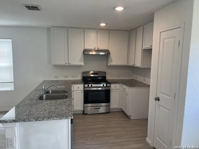 6606 Willow Lndg Converse, TX 78109