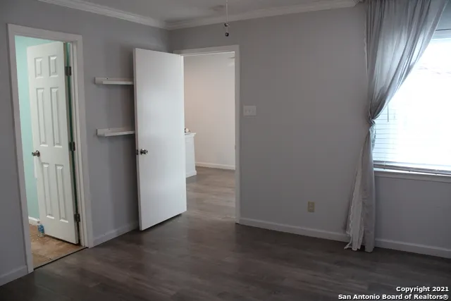 8110 SCOTTSHILL San Antonio, TX 78209