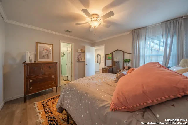 8110 SCOTTSHILL San Antonio, TX 78209