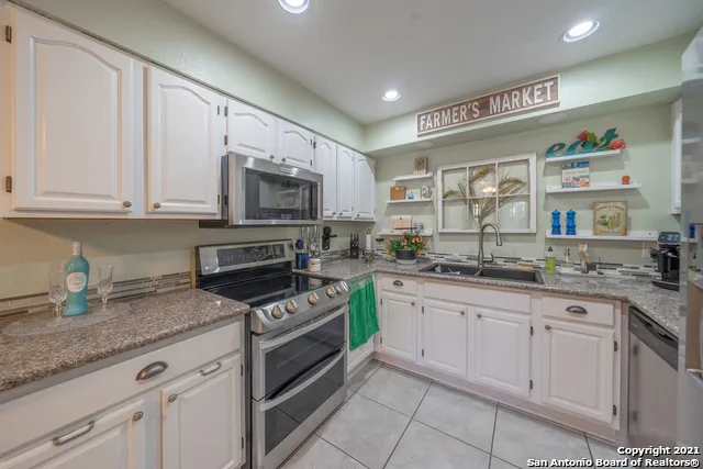 8110 SCOTTSHILL San Antonio, TX 78209