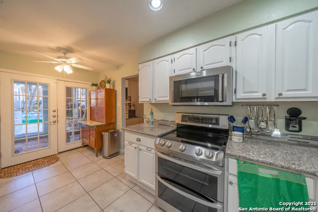 8110 SCOTTSHILL San Antonio, TX 78209