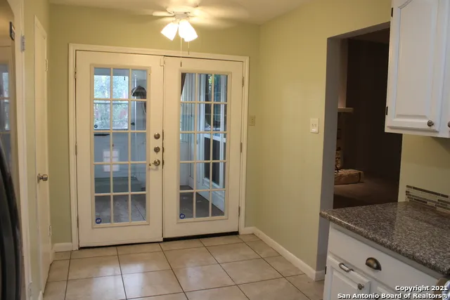 8110 SCOTTSHILL San Antonio, TX 78209