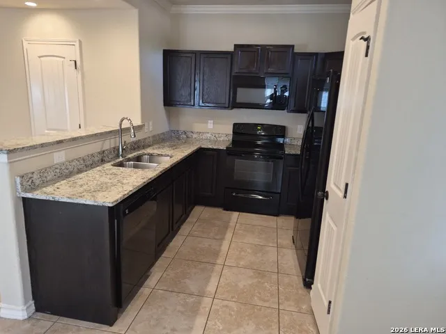 7014 Lakeview Dr. Unit 102 San Antonio, TX 78244