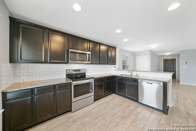 12042 SILVER LGT San Antonio, TX 78254
