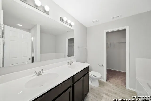 12042 SILVER LGT San Antonio, TX 78254
