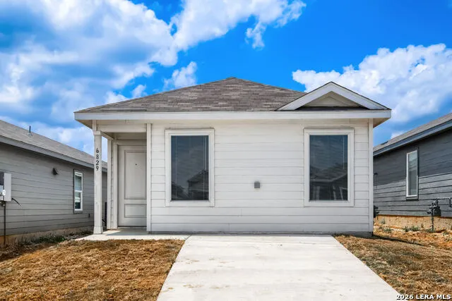 6829 Chert Chase Elmendorf, TX 78112