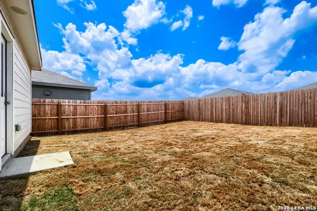 6829 Chert Chase Elmendorf, TX 78112