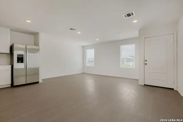 6829 Chert Chase Elmendorf, TX 78112