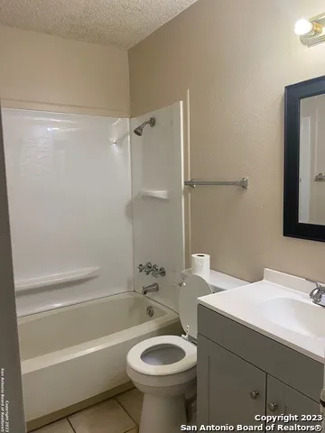 9410 BOWEN DR San Antonio, TX 78250