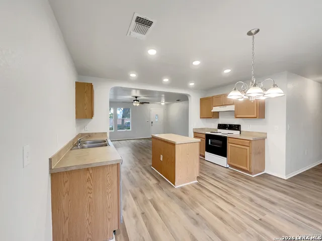 6010 BLOSSOM BND San Antonio, TX 78218