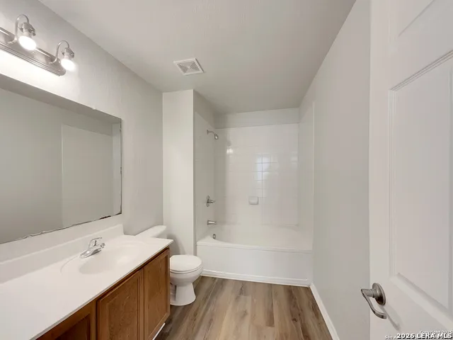 6010 BLOSSOM BND San Antonio, TX 78218