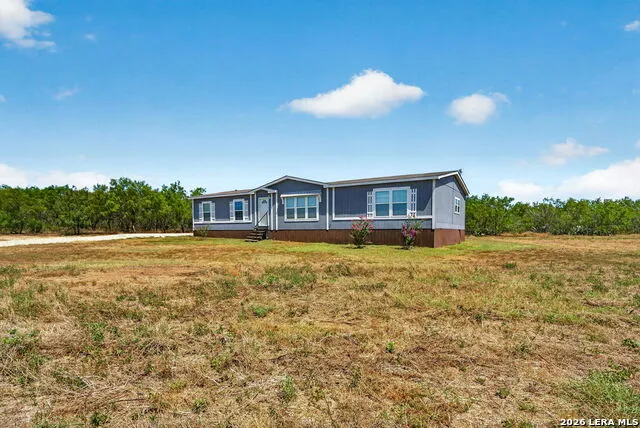 3660 BLUNTZER RD Jourdanton, TX 78026