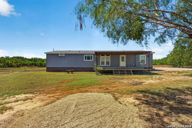 3660 BLUNTZER RD Jourdanton, TX 78026