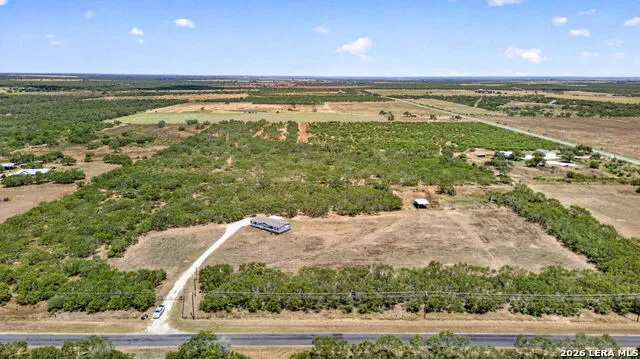 3660 BLUNTZER RD Jourdanton, TX 78026