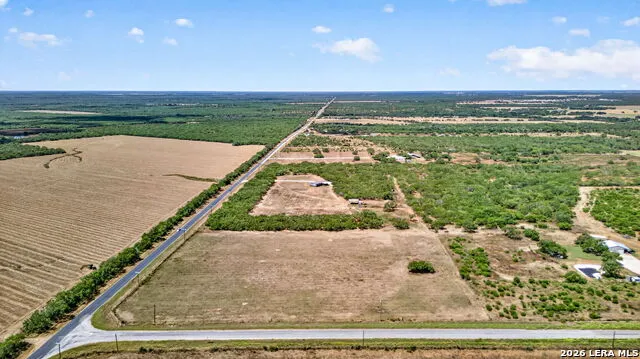 3660 BLUNTZER RD Jourdanton, TX 78026