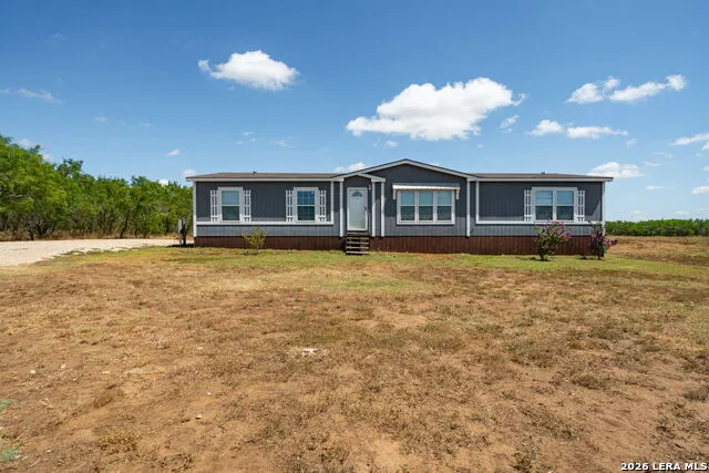 3660 BLUNTZER RD Jourdanton, TX 78026