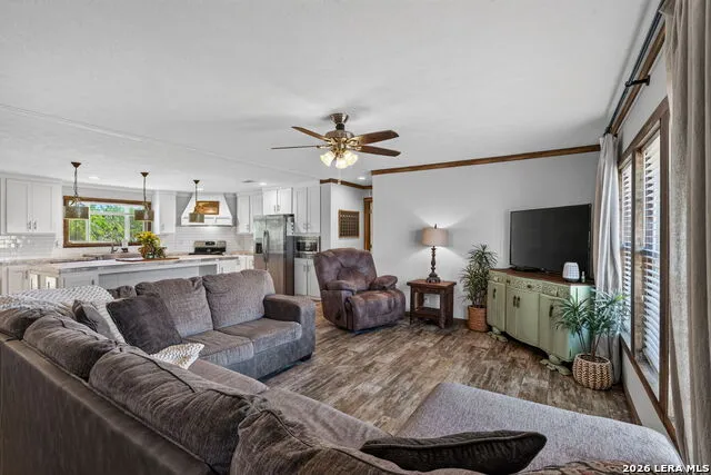 3660 BLUNTZER RD Jourdanton, TX 78026