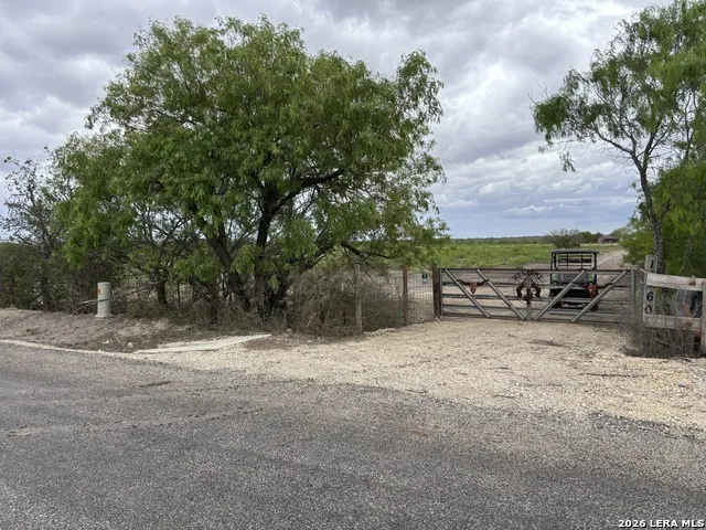 1460 County Road 193 Karnes City, TX 78118