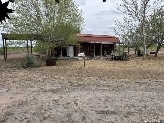 1460 County Road 193 Karnes City, TX 78118