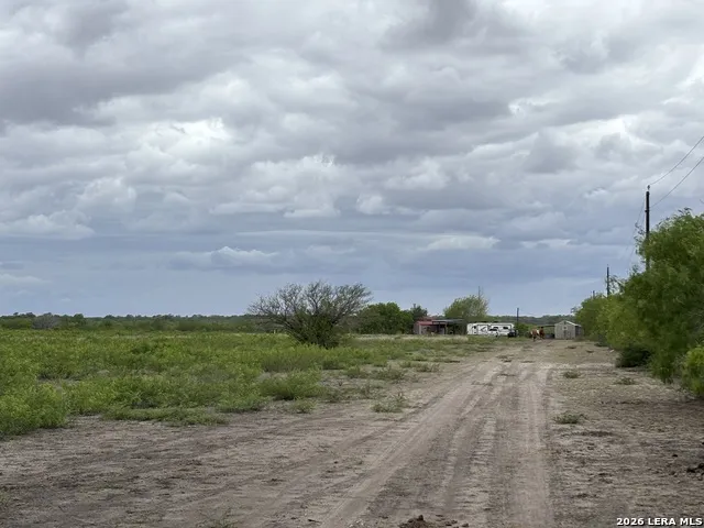 1460 County Road 193 Karnes City, TX 78118