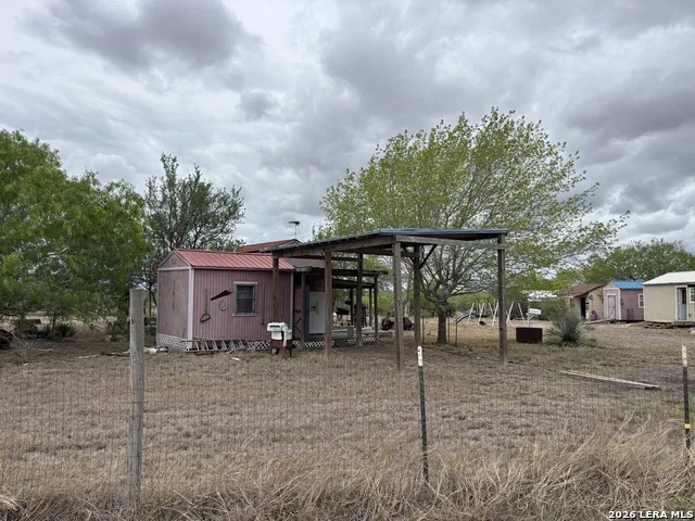 1460 County Road 193 Karnes City, TX 78118