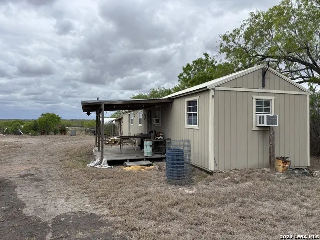 1460 County Road 193 Karnes City, TX 78118