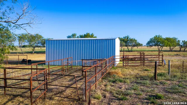 7110 Us Highway 181 Poth, TX 78147