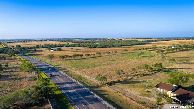 7110 Us Highway 181 Poth, TX 78147